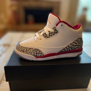 Jordan 3 retro cardinal Size 10c